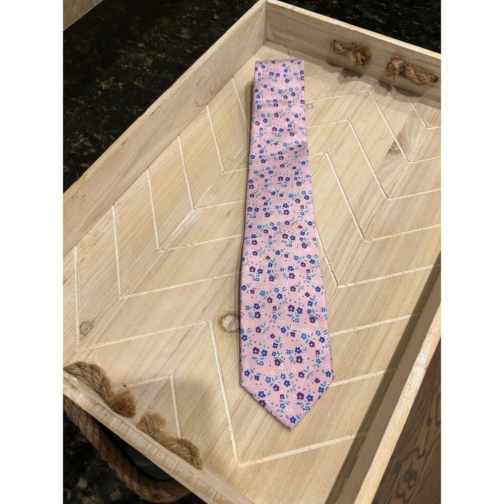 NWT Jos A Bank Traveler Tie Men's 100% Silk Lavendar Mini Floral Stain Resistant